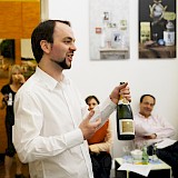 "Henri Giraud“-Champagnerseminar mit Sommelier Tom Andrew, „Aufgetischt!“ / © Sebastian Schupfner